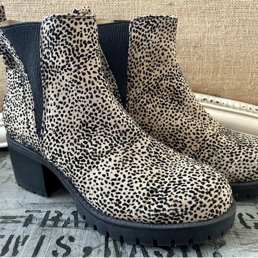 MIA Leopard boots size 9